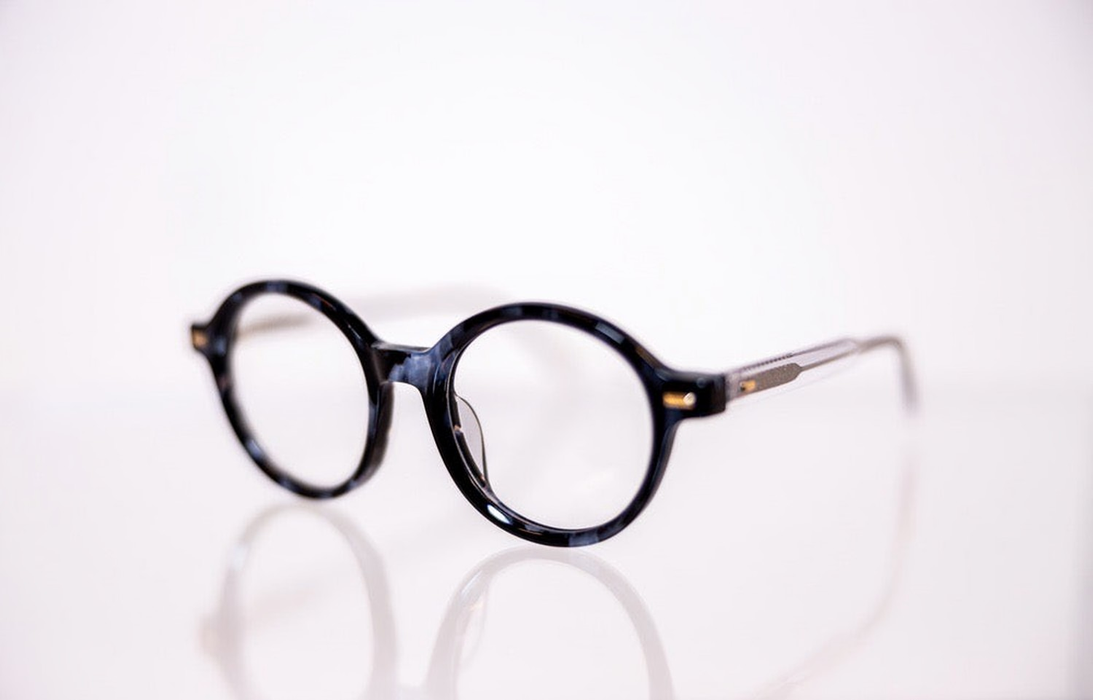 Alexandrite black round eyeglasses