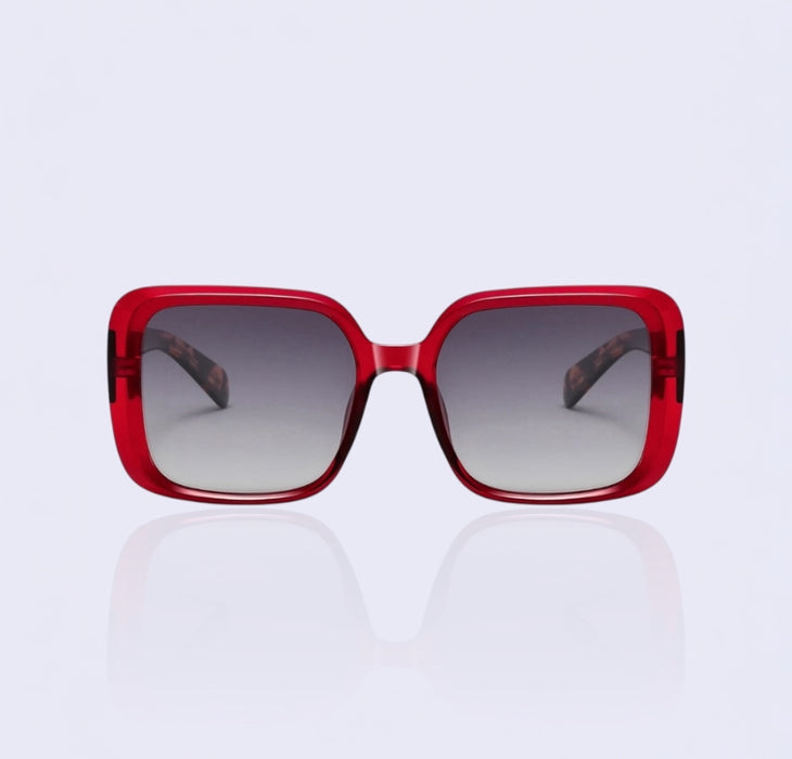 Queen Edith in red oversized